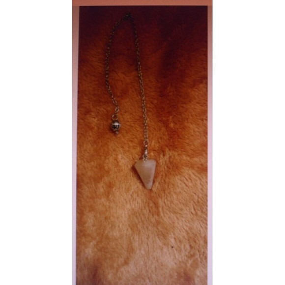 Clear Quartz Crystal Pendulum Dowsing Healing Pendulum - Reiki Healing Crystals - Picture 2 of 4